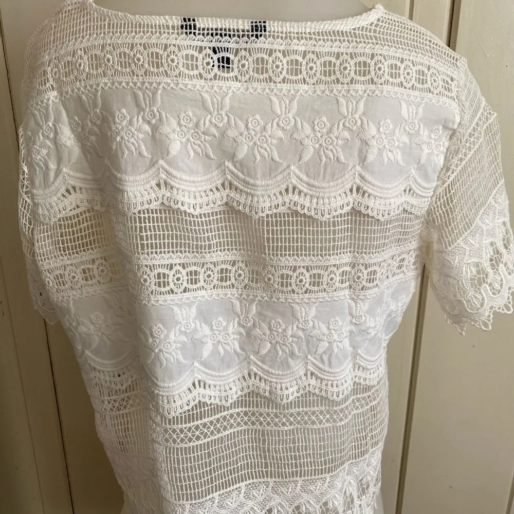 Banana Republic Embroidered top - S cream ,